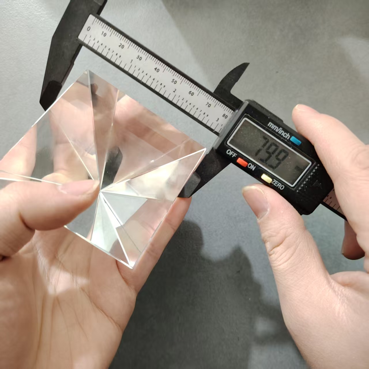 1PC 80mm Quadrangular Pyramid  - Photography Lighting Test ulasan dan harga